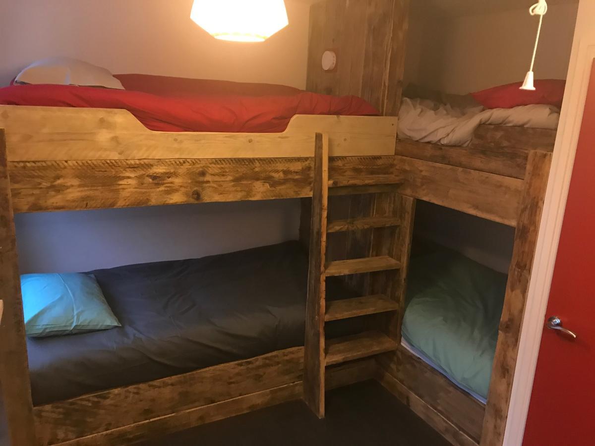 Ty Glyndwr Bunkhouse, Bar And Cafe Hostel Κερνάρφον Εξωτερικό φωτογραφία