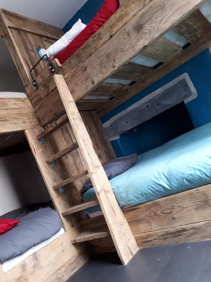 Ty Glyndwr Bunkhouse, Bar And Cafe Hostel Κερνάρφον Εξωτερικό φωτογραφία