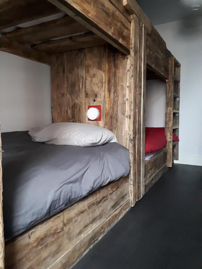 Ty Glyndwr Bunkhouse, Bar And Cafe Hostel Κερνάρφον Εξωτερικό φωτογραφία