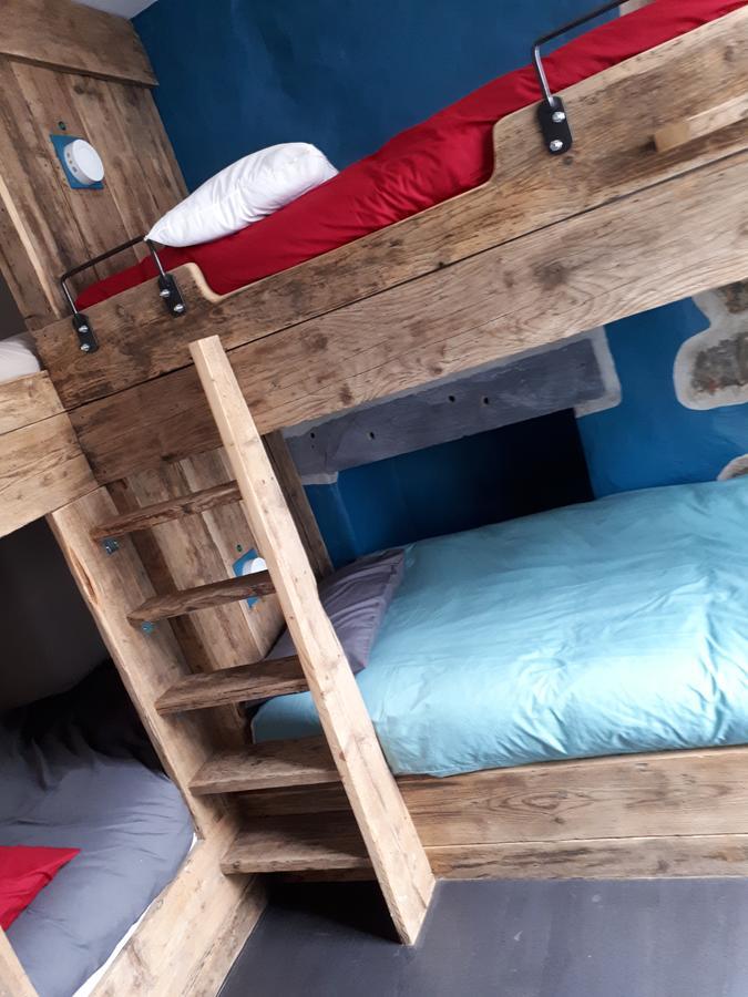 Ty Glyndwr Bunkhouse, Bar And Cafe Hostel Κερνάρφον Εξωτερικό φωτογραφία