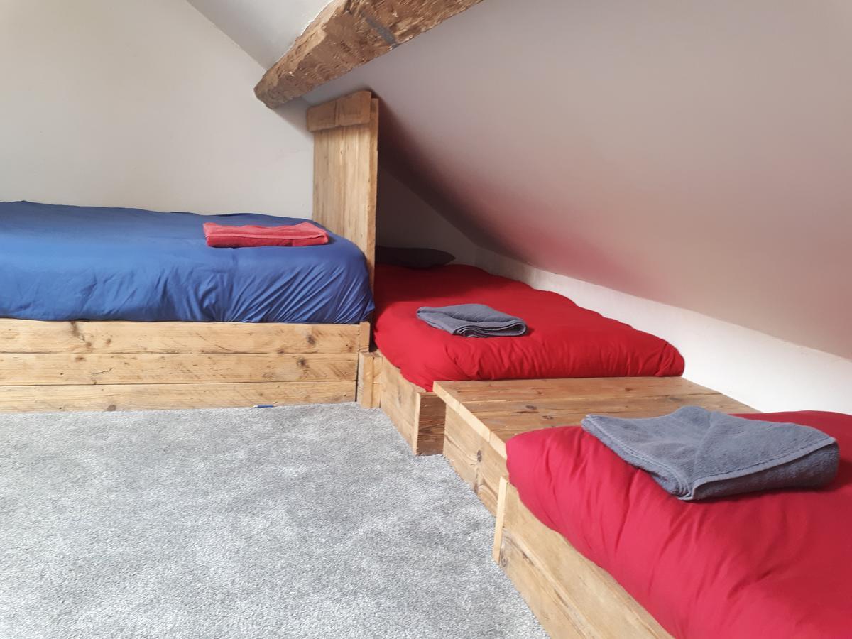 Ty Glyndwr Bunkhouse, Bar And Cafe Hostel Κερνάρφον Εξωτερικό φωτογραφία
