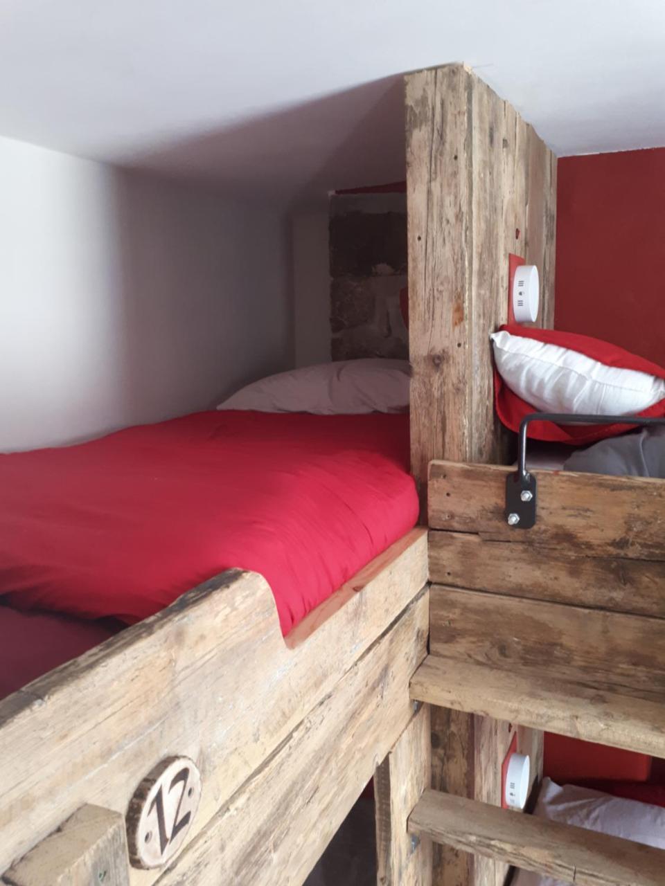 Ty Glyndwr Bunkhouse, Bar And Cafe Hostel Κερνάρφον Εξωτερικό φωτογραφία