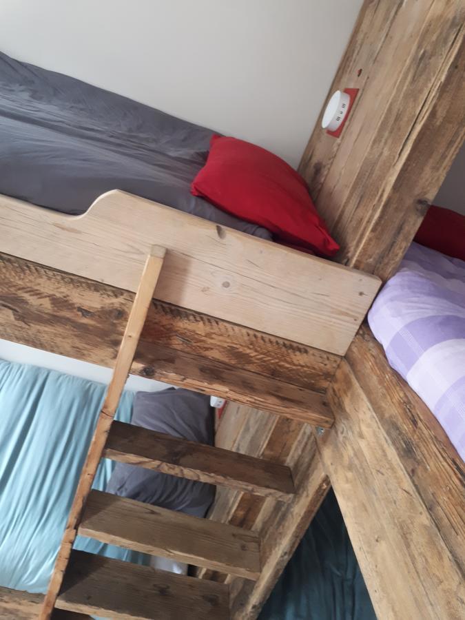 Ty Glyndwr Bunkhouse, Bar And Cafe Hostel Κερνάρφον Εξωτερικό φωτογραφία